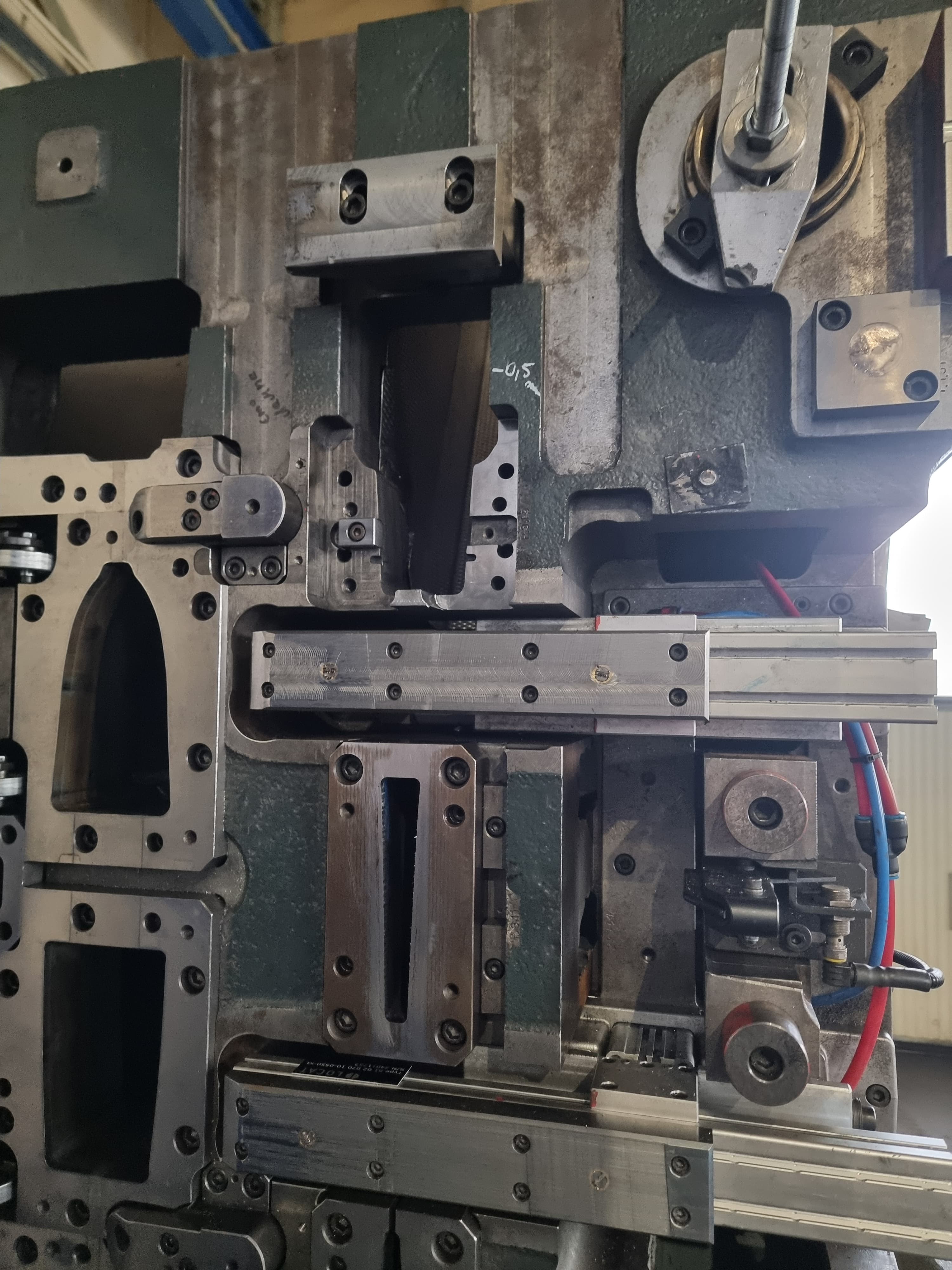 PRESSING TOOL
